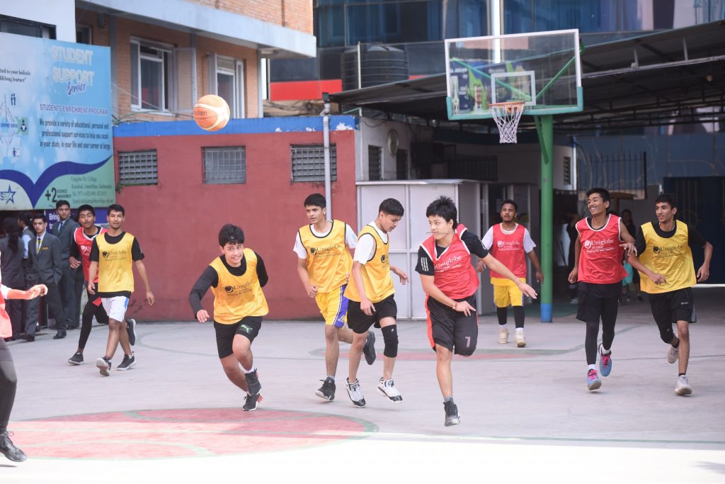 Uniglobe SS - playing Basketball